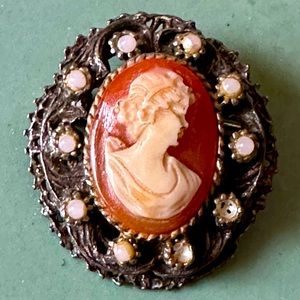Classic Cameo Brooch